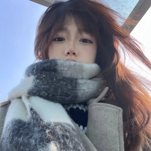 日本小伙在中国餐厅打到小女孩
